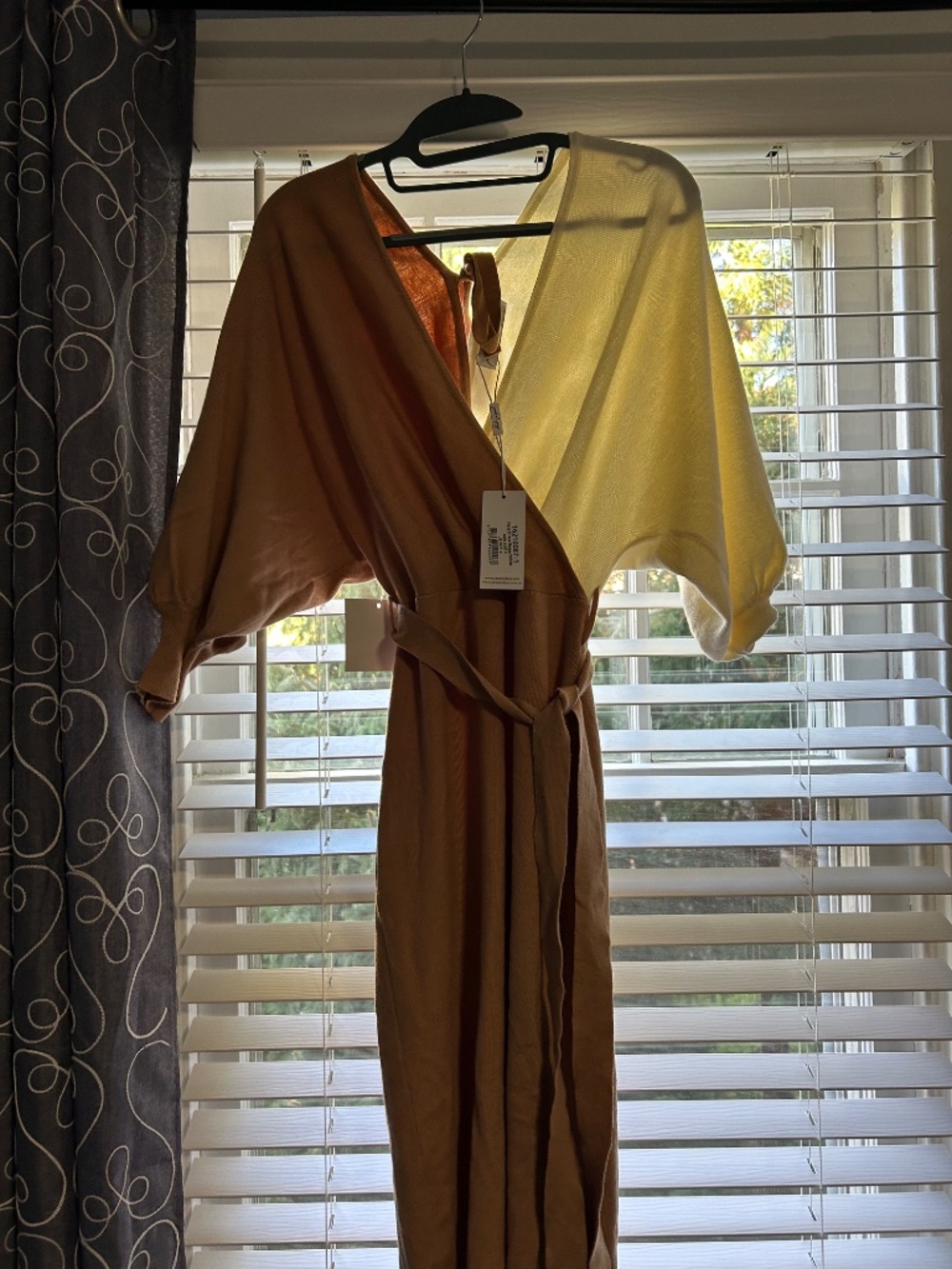 Dress - Picture 2 of 4